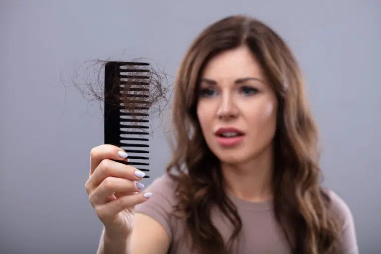 5 Najlepszych Sposobów na Wypadanie Włosów Dające 246% dla mężczyzn i dziewczyn